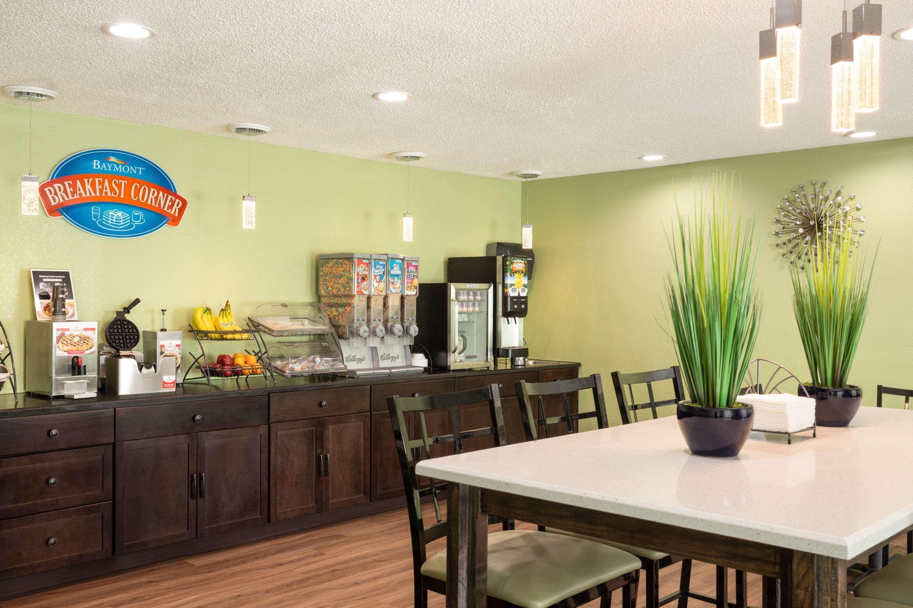 Hotel Baymont By Wyndham Warrenton Exterior foto