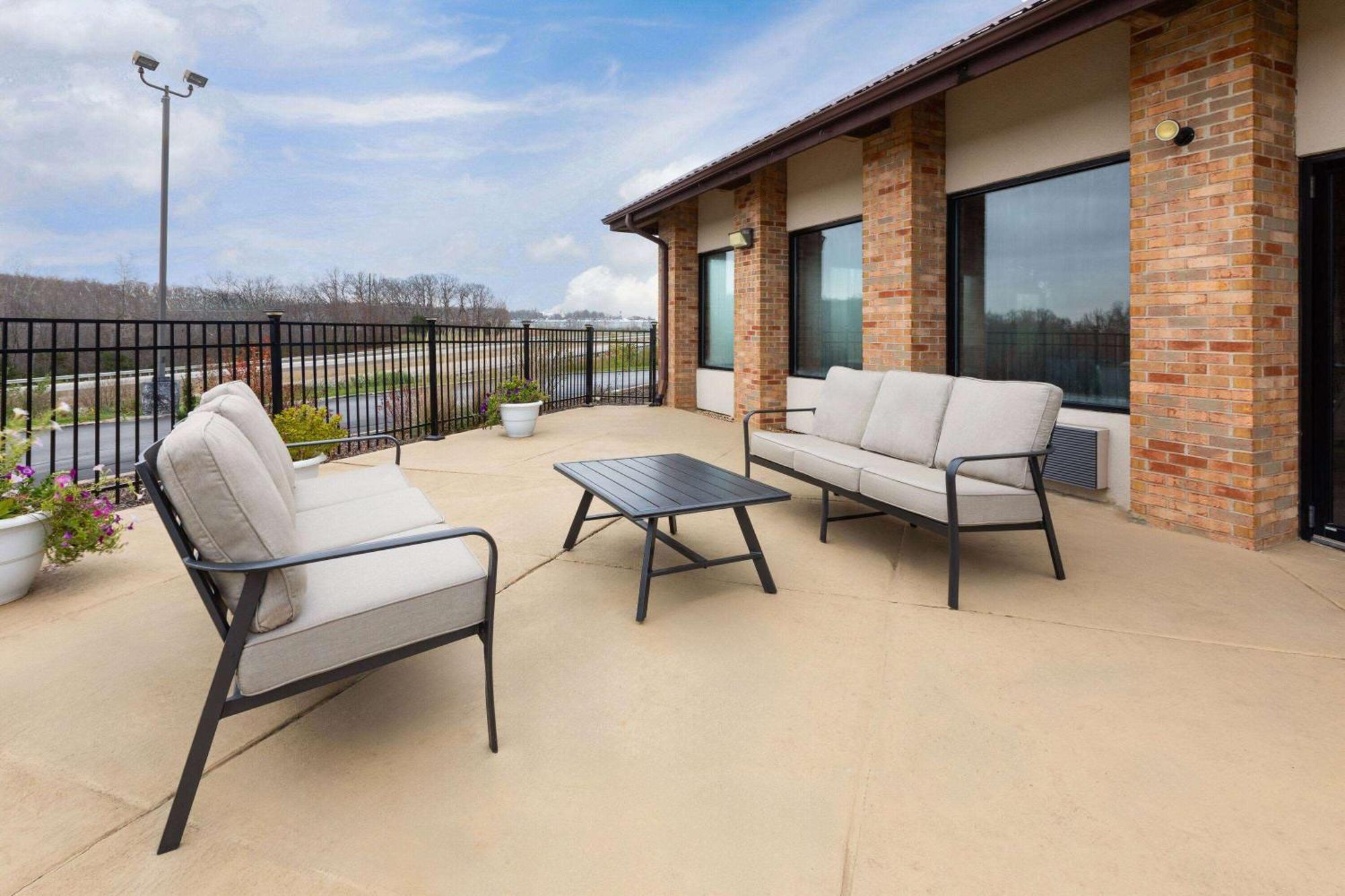 Hotel Baymont By Wyndham Warrenton Exterior foto