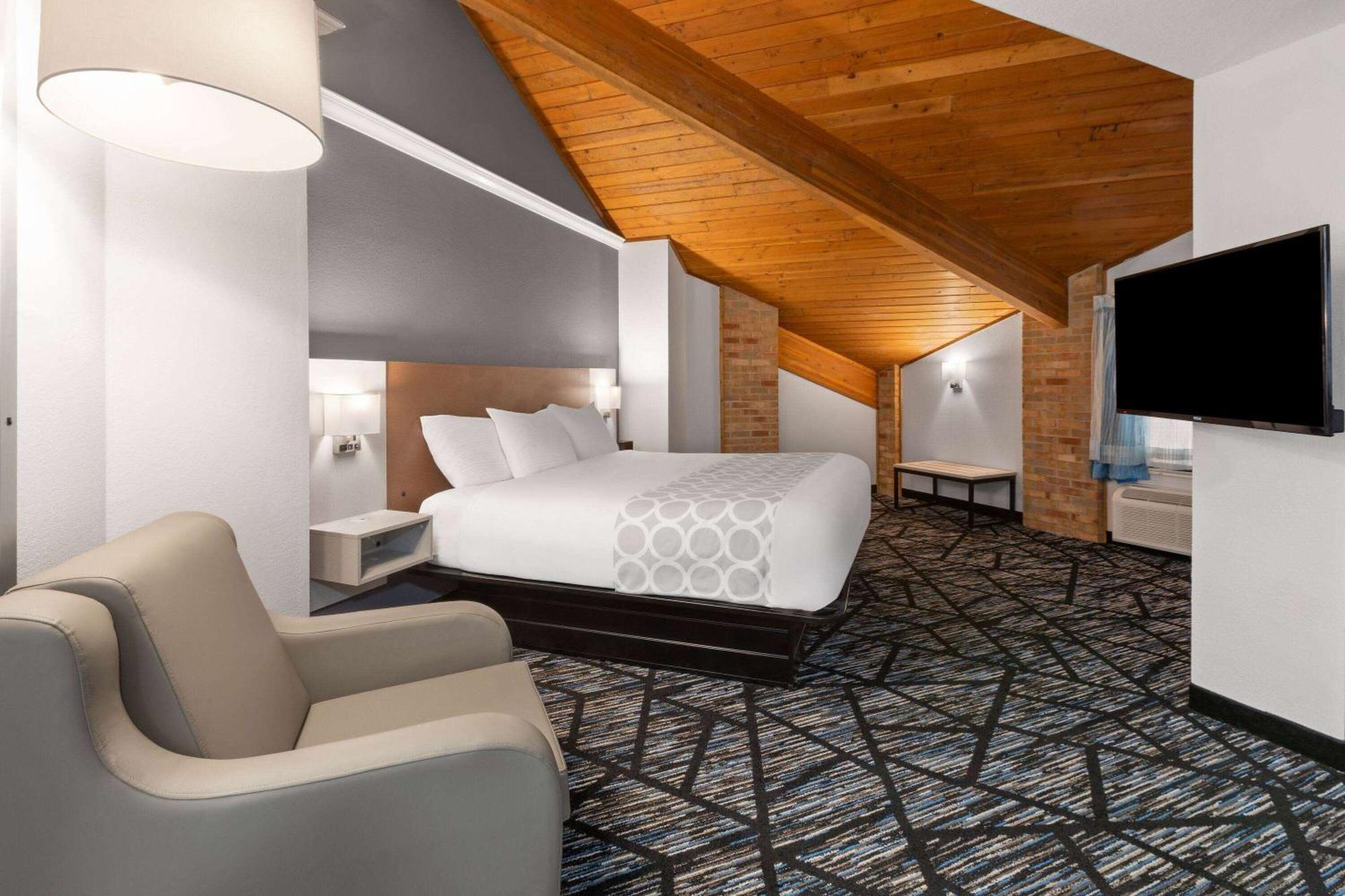 Hotel Baymont By Wyndham Warrenton Exterior foto