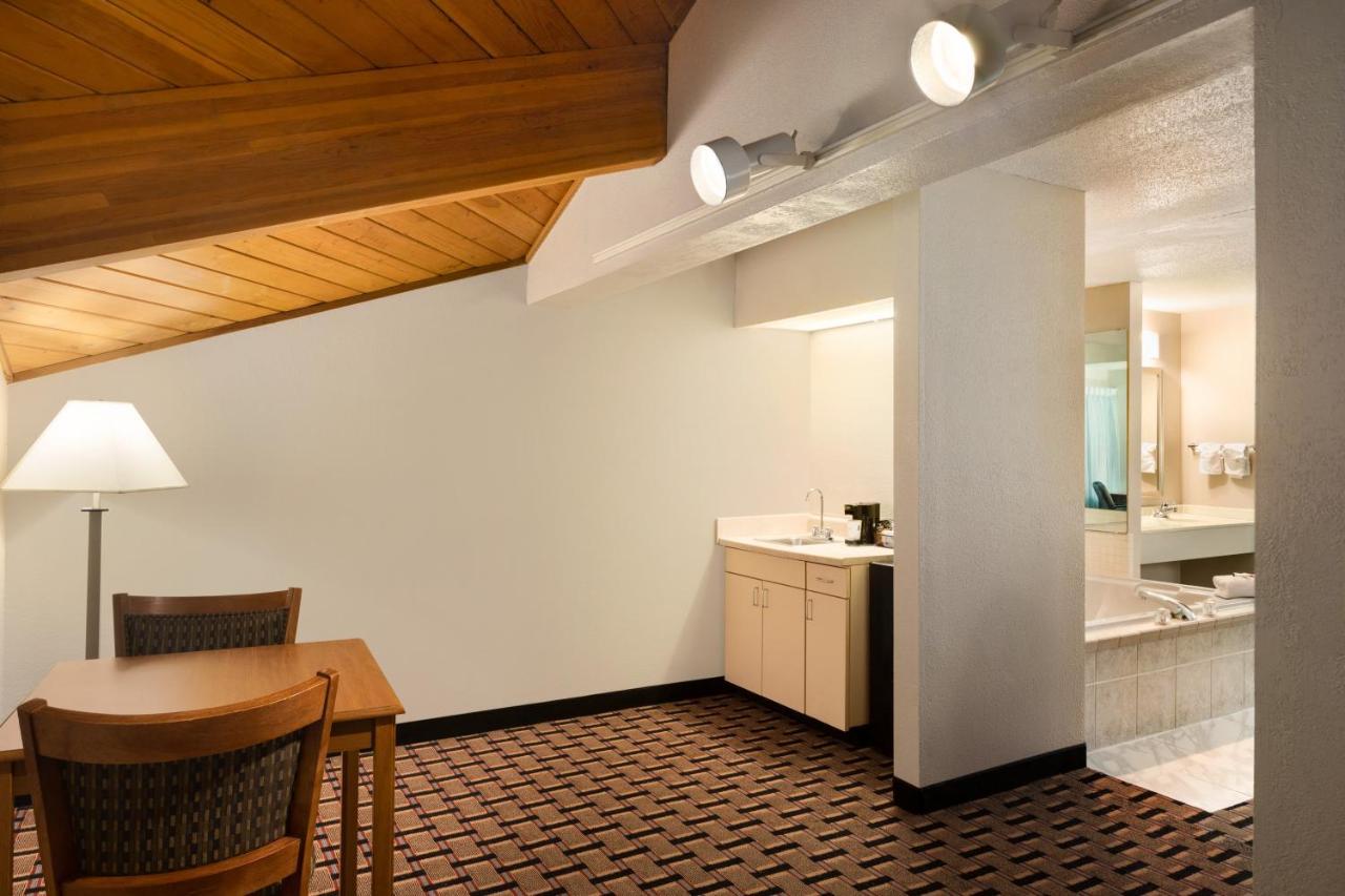 Hotel Baymont By Wyndham Warrenton Exterior foto